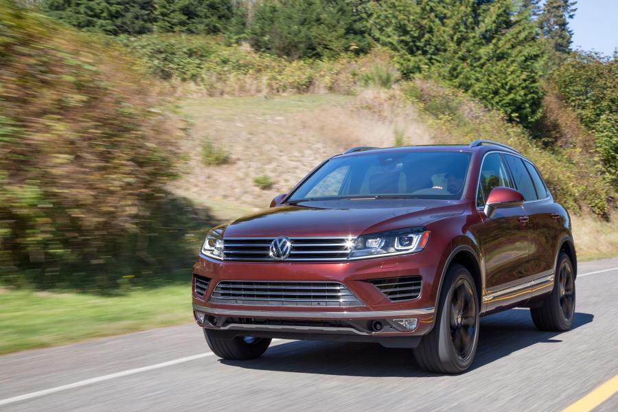  Volkswagen Touareg V6 FSI Wolfsburg Edition 2016 года  (NA) (фото 6 из 11)
